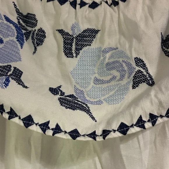 Embroidered Off-Shoulder Top with Blue Floral Detail - Picture 5 of 6